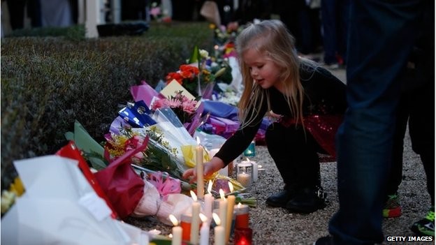 Ly khai miền Đông Ukraine đang giữ hộp đen MH17 Tưởng niệm các nạn nhân MH17
