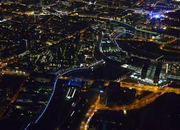 Hơn 1 triệu người dự lễ kỷ niệm 'bức tường Berlin' sụp đổ Bức tường bóng phát sáng trong dịp lễ kỷ niệm.
