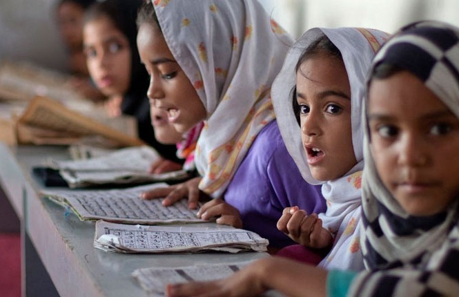 Rơi xuống giếng sâu, 5 trẻ thiệt mạng Trẻ em Pakistan (Ảnh minh họa)