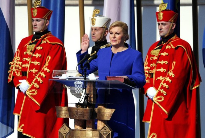 Nữ tổng thống Croatia đầu tiên tuyên thệ nhậm chức Nữ Tổng thống đầu tiên trong lịch sử Croatia, bà Kolinda Grabar-Kitarovic