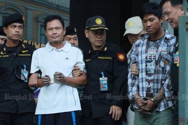 Thái Lan đập tan âm mưu ám sát Thủ tướng Nghi phạm Prathin Chankate (trái) và Natthapol Nawanle phải) bị bắt giữ
