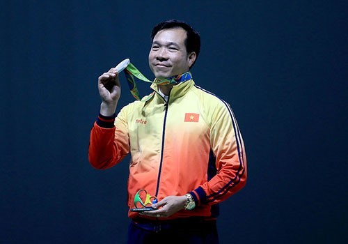 Xạ thủ Hoàng Xuân Vinh có hơn 5,5 tỷ đồng tiền thưởng Với 1 HCV và 1 HCB Olympic, xạ thủ Hoàng Xuân Vinh "bội thu" tiền thưởng