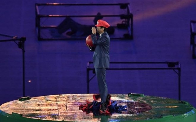 Bế mạc Olympic: Thủ tướng Nhật gây sốt khi hóa thành 'Mario' Thủ tướng Nhật Bản Shinzo Abe hóa thân nhân vật Super Mario