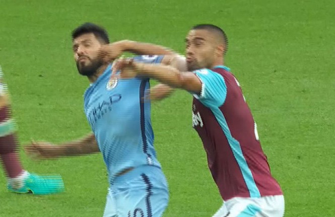 Aguero bị treo giò 3 trận, chính thức lỡ derby Manchester Aguero chính thức bị treo giò 3 trận
