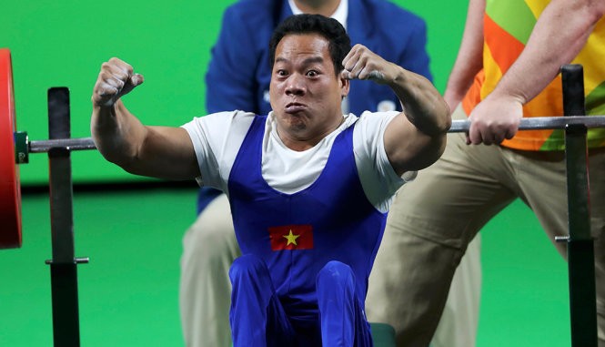 Đô cử Lê Văn Công được tặng vé bay miễn phí trọn đời Đô cử Lê Văn Công