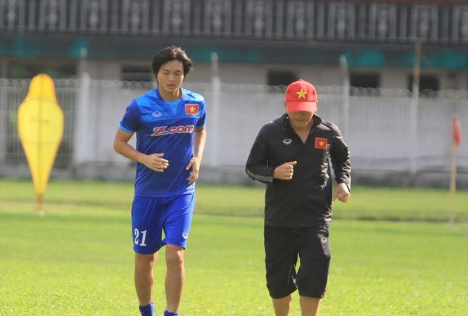 Tuấn Anh nhiều khả năng phải chia tay AFF Cup 2016 Tuấn Anh chỉ được hỗ trợ tập nhẹ ngoài sân