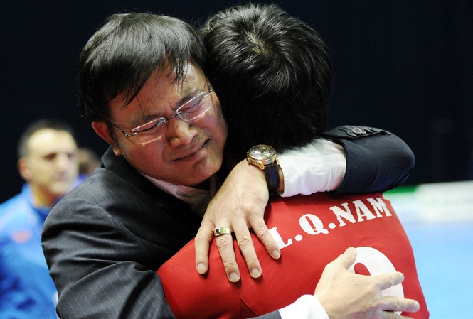 Bầu Tú: “Thái Lan vẫn là ứng viên số 1 tại SEA Games 29” Ông Trần Anh Tú và giọt nước mắt hạnh phúc trong ngày futsal Việt Nam lập nên kỳ tích giành vé tới World Cup.
