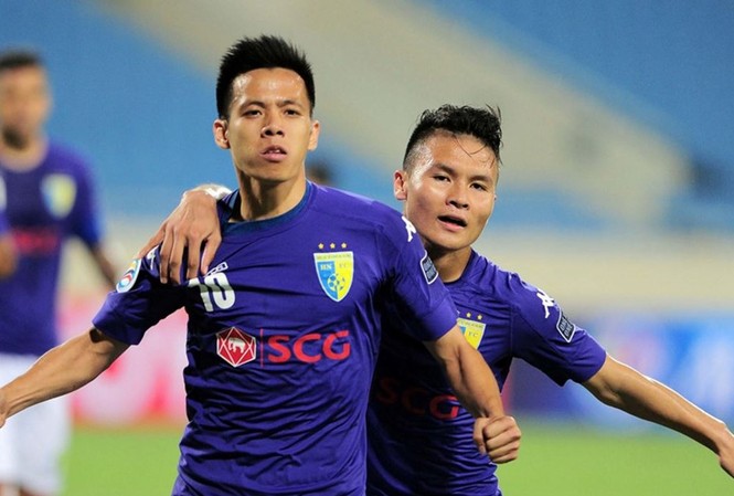 Từ chuyện Khaisilk đến bầu Hiển và V-League đang bán gì Riêng CLB Hà Nội đã đem về cho bầu Hiển 3 chức vô địch V-League trong 7 mùa giải.