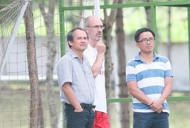 Bầu Đức nói gì về việc Công Phượng “húc đầu vào tường”? Bầu Đức (trái) đã dành nhiều tâm huyết cho Học viện HAGL-JMG, đào tạo nên lứa Công Phượng.