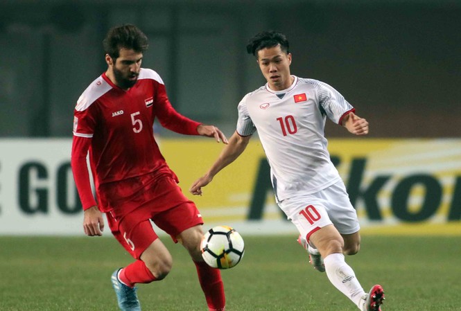 Thể lực là bí quyết thành công của U23 Việt Nam U23 Việt Nam đã đứng vững trước các đối thủ vượt trội về thể hình nhờ nền tảng thể lực được cải thiện.