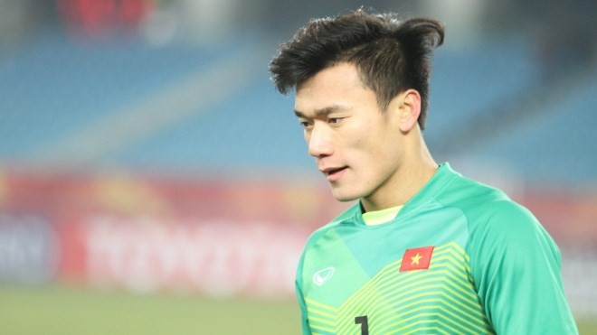 Dùng hình ảnh U23 Việt Nam trục lợi trên mạng Thủ môn Bùi Tiến Dũng của FLC Thanh Hoá được một công ty truyền thông báo giá quảng cáo. Vụ việc gây tranh cãi trong thời gian qua.