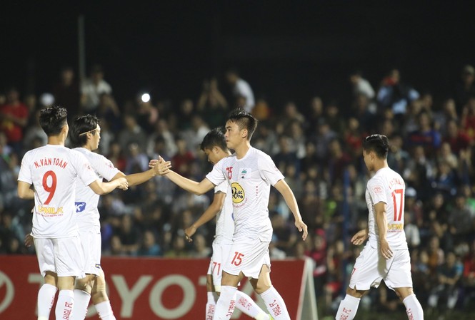 Công Phượng và sao HAGL gây sốt trước V-League HAGL được chờ đợi sẽ chơi tốt ở V-League 2018.