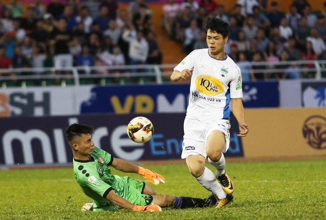 Công Phượng chẳng có gì phải vội, V-League còn rất dài Công Phượng mới có 1 bàn thắng ở V-League 2018, con số chưa thoả mãn sự kỳ vọng của người hâm mộ HAGL.