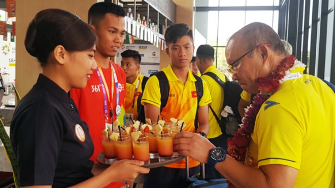 Olympic Việt Nam 'ngã ngửa' vì BTC bất ngờ đổi lịch tập Olympic Việt Nam đang gặp trục trặc trong những ngày đầu tới Indonesia.