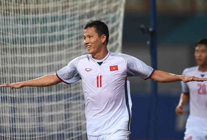 Olympic Việt Nam hạ Nepal, sớm giành vé vào vòng 1/8 ASIAD Anh Đức ăn mừng bàn mở tỷ số. Ảnh: Anh Tuấn
