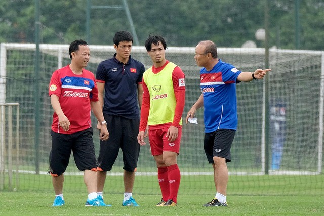 HLV Park Hang Seo gọi Công Phượng, Xuân Trường cho AFF Cup 2018 HLV Park Hang Seo đặt niềm tin vào Công Phượng ở AFF Cup 2018.