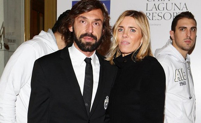 Bỏ vợ già, theo tình trẻ, Pirlo mất bộn tiền Pirlo đã bỏ cô vợ già Deborah để chạy theo tình trẻ