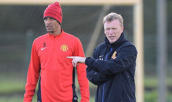 Gây rối hậu trường, Ferdinand ám chỉ Moyes bị sa thải Ferdinand vốn không hài lòng với sự hiện diện của Moyes tại M.U