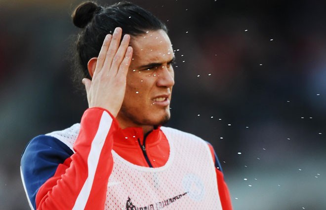 Cavani lại không vui, M.U ‘mở cờ trong bụng’ Cavani thêm một lần nữa bày tỏ sự không vui tại PSG.