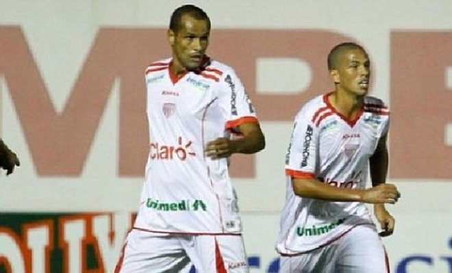 Rivaldo trở thành đồng đội của... con trai Rivaldo xuất hiện trên sân cùng cậu con trai Rivaldo Jr .