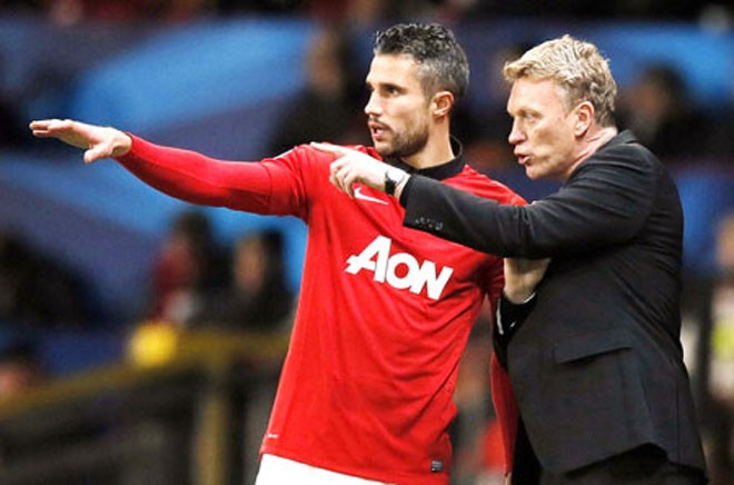 Man United không phù hợp với Van Persie Robin van Persie (trái) đang thật sự gặp vấn đề dưới thời HLV David Moyes.