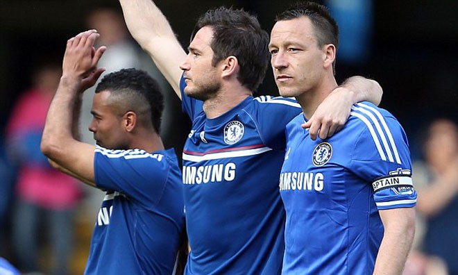 Mourinho muốn giữ bộ ba 'công thần' Mourinho muốn giữ Frank Lampard, John Terry và Ashley Cole.