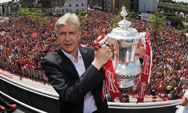 Gia hạn với Arsenal, HLV Wenger hưởng lương bao nhiêu? HLV Wenger sẽ gia hạn hợp đồng với Arsenal trong 72 giờ tới.
