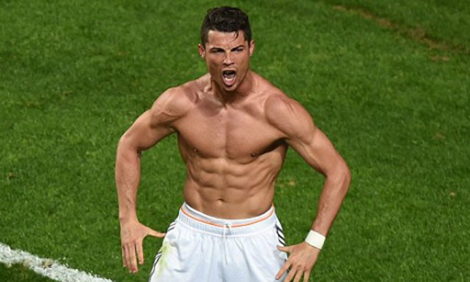 Cởi trần mừng bàn thắng, Ronaldo 'học' phong cách Balotelli Cởi trần mừng bàn thắng, Ronaldo 'học' phong cách Balotelli