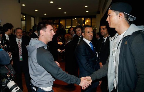 Messi và Ronaldo suýt thành đồng đội ở... tuyển Australia Messi và Ronaldo suýt thành đồng đội ở... tuyển Australia