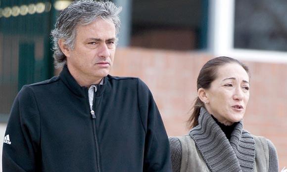 Mourinho đội vợ... lên đầu sống lâu trăm tuổi Mourinho chịu ảnh hưởng rất nhiều từ vợ