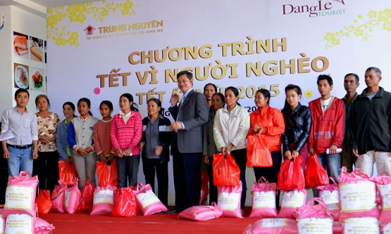 Tây Nguyên: Hộ nghèo, người khuyết tật có nhiều quà tết Quà tết cho dân nghèo của Cty CP Trung Nguyên