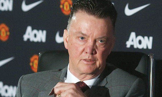 Van Gaal vẫn loay hoay giữa 'ma trận' M.U Van Gaal thừa nhận chưa thể tìm ra chiến thuật hợp lý nhất cho Manchester United.