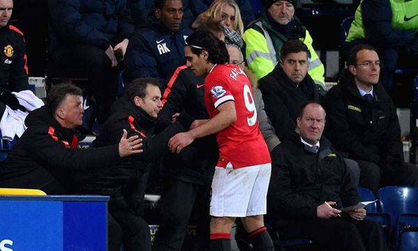 Falcao thất vọng càng cao Falcao đã có màn trình diễn tệ hại ở vòng 5 FA Cup.
