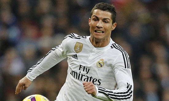 CĐV trêu Ronaldo, Barca có nguy cơ 'đóng cửa' Ronaldo là đề tài để CĐV Barcelona trả đũa CĐV Real Madrid