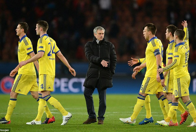 Hòa PSG, Mourinho thừa nhận gặp may HLV Jose Mourinho thừa nhận Chelsea đã gặp may mắn.