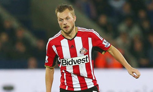 Cầu thủ Sunderland đe dọa Man United Tiền vệ Sebastian Larsson