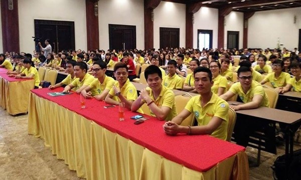 Hơn 300 tình nguyện viên Vesak với 'Một ngày an lạc nơi cửa thiền' Cuộc hội ngộ diễn ra trong bầu không khí xúc động.