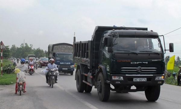 Nâng cấp Quốc lộ 10 qua Hải Phòng lên 4 làn xe Quốc lộ 10 qua huyện Vĩnh Bảo – Hải Phòng (chụp sáng 10/5)