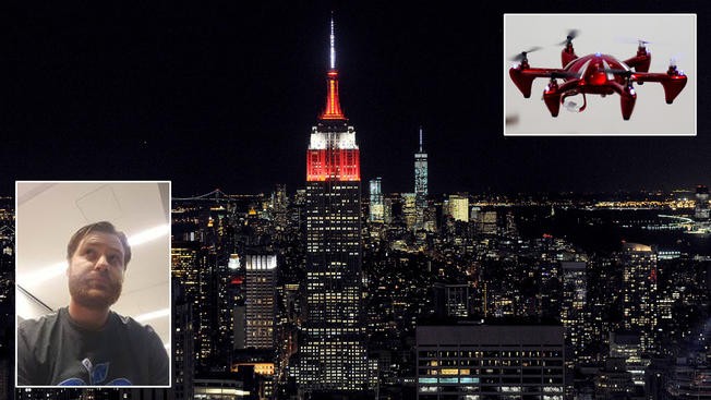 Máy bay không người lái đâm vào tòa nhà chọc trời ở New York Người đàn ông điều khiển máy bay đâm vào tòa nhà ở New York (Ảnh: NBC)