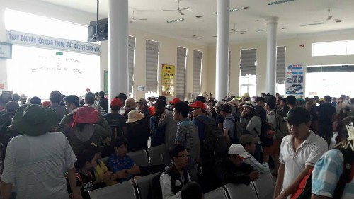 ‘Cháy’ vé tàu cao tốc ra đảo Lý Sơn Khách đến Lý Sơn tăng đột biến vào dịp nghỉ lễ Giỗ Tổ. Ảnh: FB Ngao Du Thiên Hạ.