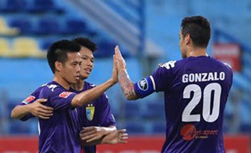 Than.Quảng Ninh gặp Hà Nội T&T ở chung kết Cúp Quốc gia Hà Nội T&T hạ QNK Quảng Nam 4-3 trên sân nhà