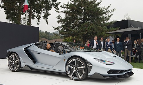 'Siêu bò' Centenario Roadster giá 2,26 triệu USD trình làng "Siêu bò" Centenario Roadster ra mắt tại Monterey Car Week 2016.