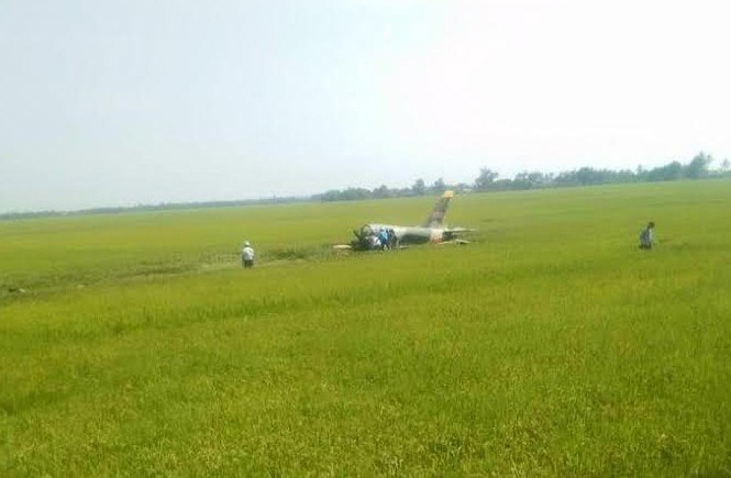 Rơi máy bay quân sự ở Phú Yên, một phi công tử nạn Hiện trường vụ việc. Ảnh FB Thái Trung Châu.