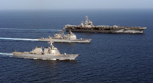 Tàu sân bay Mỹ vắng bóng trên các đại dương Biên đội tàu sân bay USS Dwight D. Eisenhower. Ảnh: Flickr.