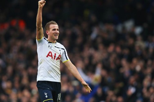 Harry Kane lập hat-trick, Tottenham chiếm vị trí thứ hai Harry Kane đưa Tottenham tới chiến thắng thứ sáu liên tiếp tại Ngoại hạng Anh. Ảnh: Reuters.