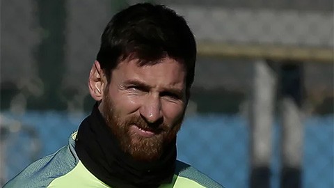 Barca sa thải một quan chức vì xúc phạm Messi Barca sa thải một quan chức vì xúc phạm Messi