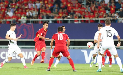 Văn Hậu lọt đội hình tiêu biểu châu Á tại U20 World Cup Đoàn Văn Hậu thực hiện cú sút xa hiểm hóc suýt mang về bàn thắng ở trận ra quân gặp New Zealand.