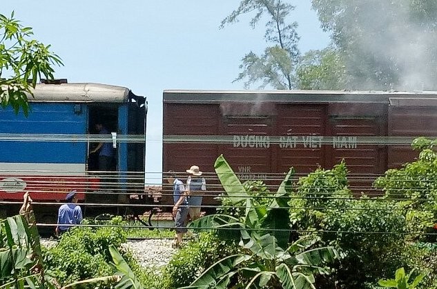 Toa chở hàng của đoàn tàu TN2 bất ngờ phát hỏa ở Huế Toa tàu hàng ở đoàn tàu TN2 bị cháy