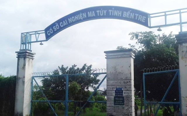 50 học viên cai nghiện ma túy đạp cổng rào trốn trại Cơ sơ cai nghiện ma túy nơi các học viên trốn trại