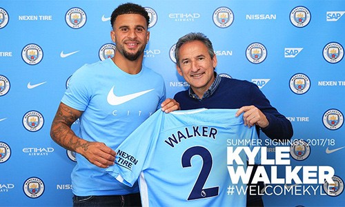 Man City ra mắt hậu vệ phải đắt giá nhất thế giới Man City ra mắt hậu vệ phải đắt giá nhất thế giới